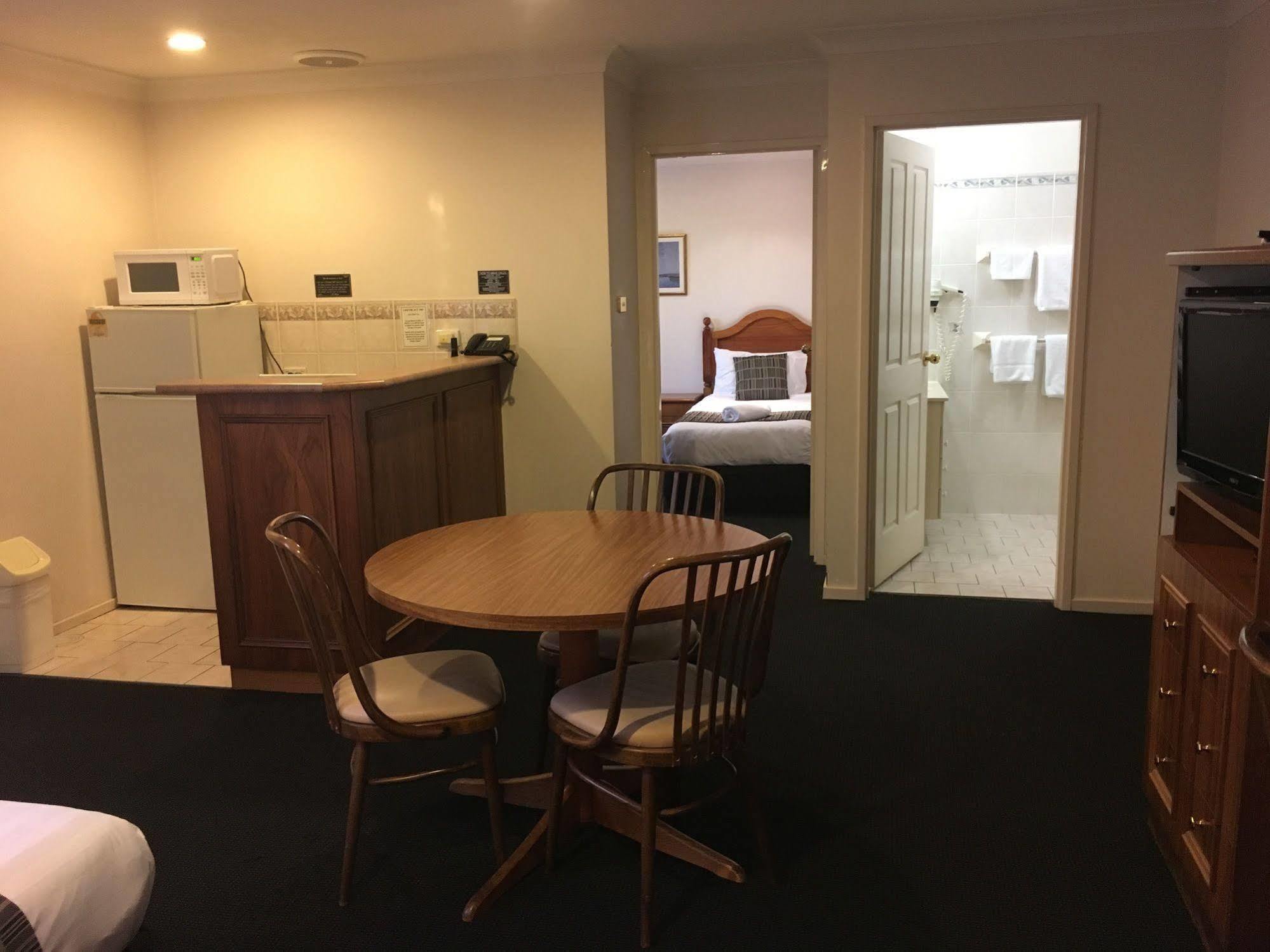 Best Western Ambassador Motor Inn & Apartments Wagga Wagga Exterior foto