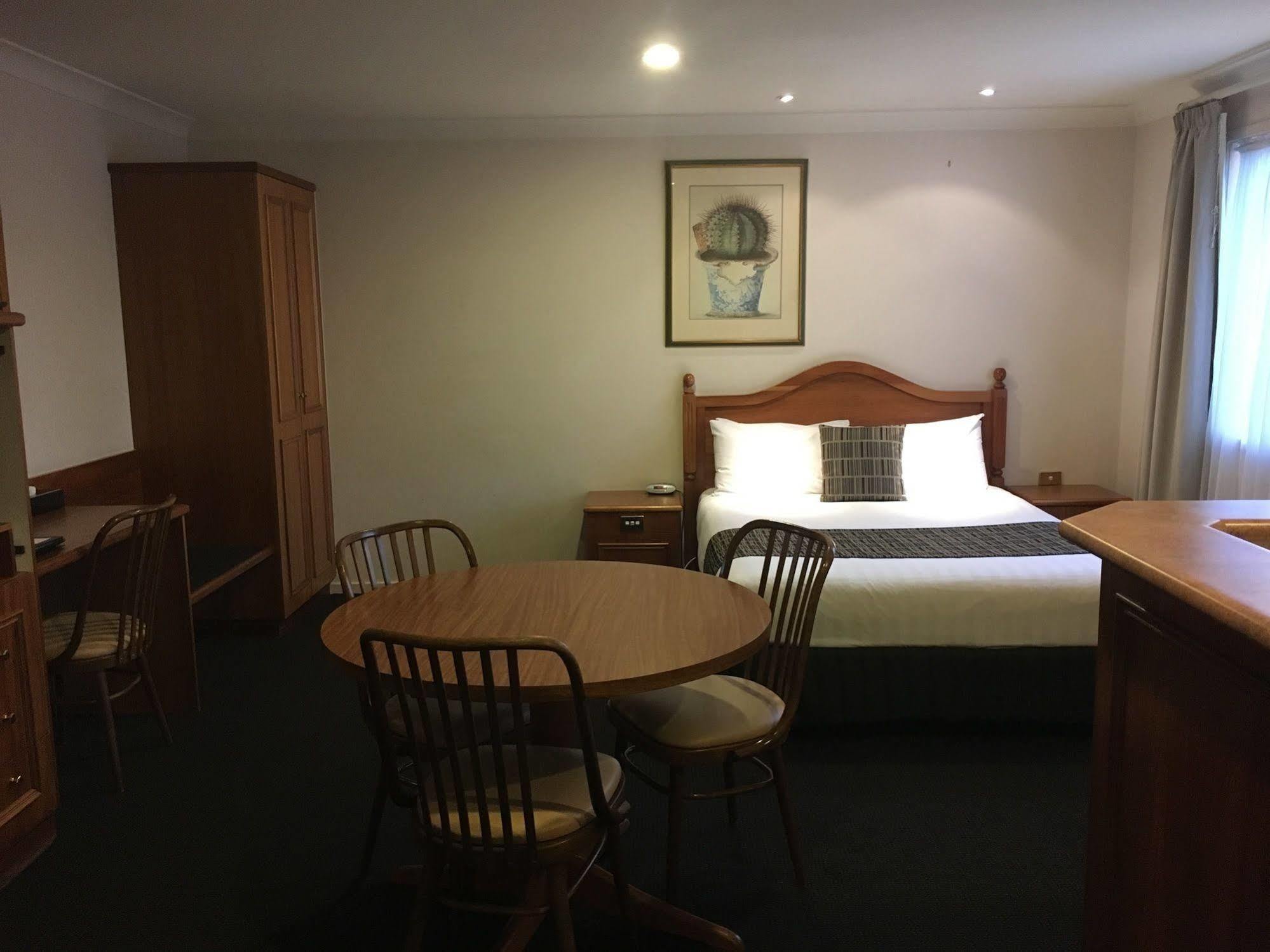 Best Western Ambassador Motor Inn & Apartments Wagga Wagga Exterior foto