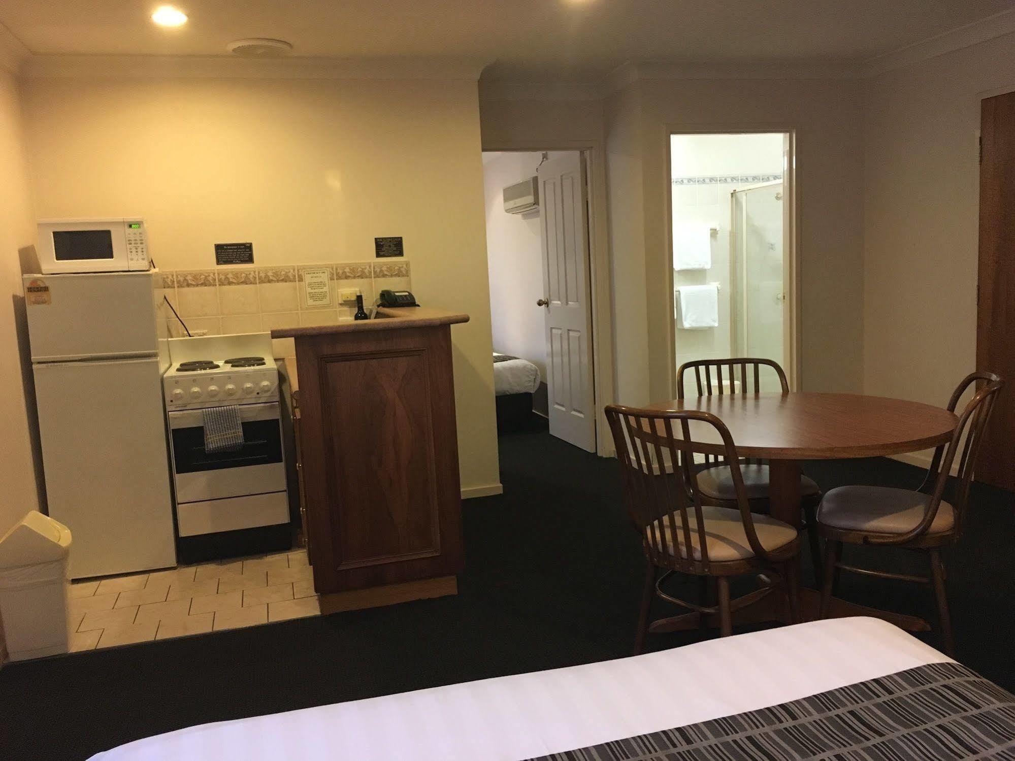 Best Western Ambassador Motor Inn & Apartments Wagga Wagga Exterior foto
